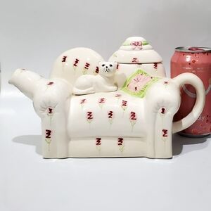 Vntg 10" Long Ivory White Cat On Sofa Ceramic Teapot by Cardinal Inc.